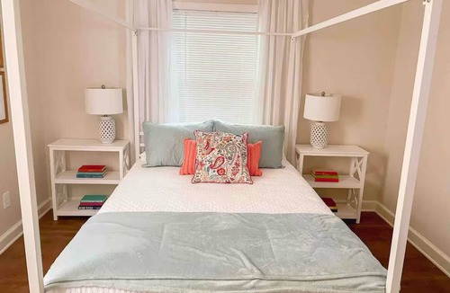 Gunter Afs House | Charming 2-bedroom house with WiFi and AC in brilliant Montgomery
