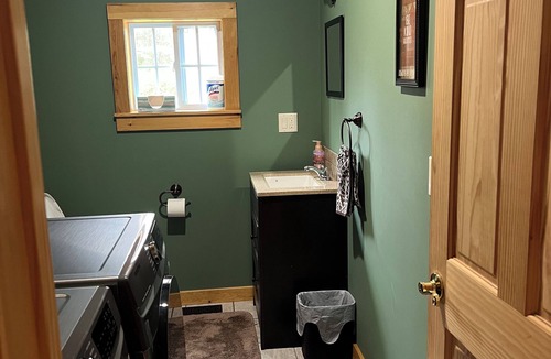 Town of Reading House | Charming 2-bedroom vacation home 17 minutes from Watkins Glen International