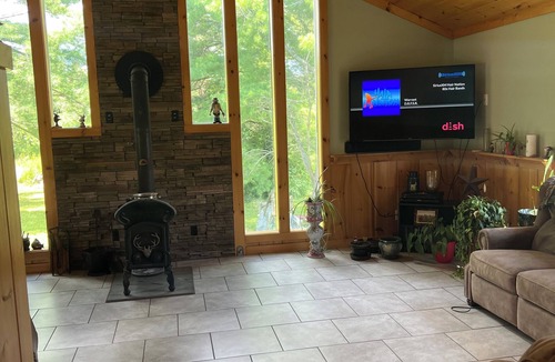 Town of Reading House | Charming 2-bedroom vacation home 17 minutes from Watkins Glen International