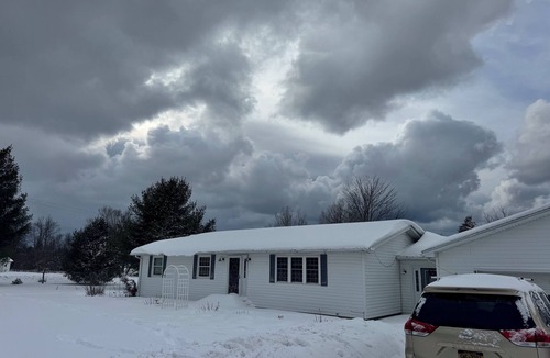 Town of Hounsfield House | Charming 3-bedroom house in wonderful Sackets Harbor with WiFi, AC