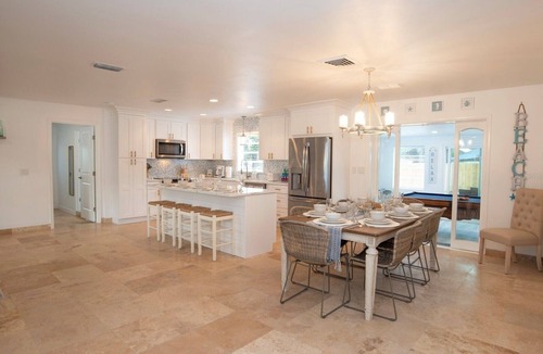 Crooked Creek House | Charming 3-bedroom beach house in enchanting Sarasota only 8 minutes to Siesta