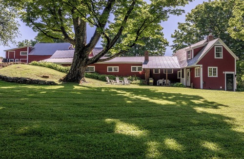South Woodstock Cottage | Charming 3-bedroom cottage in enchanting South Woodstock. Steps to GMHA!