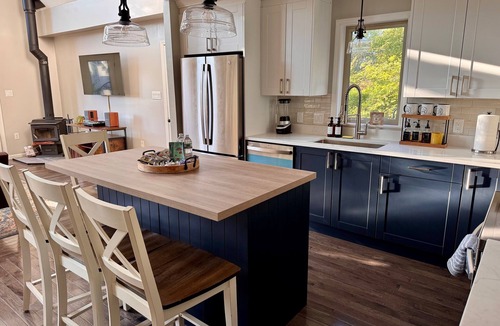 Athens House | Charming 3-bedroom house in the Catskills-Sleepy Hollow Lake community
