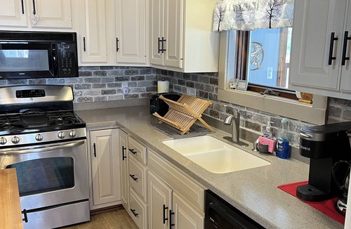 Town of Webb House | Charming ADK Retreat Walking Distance to Town and River