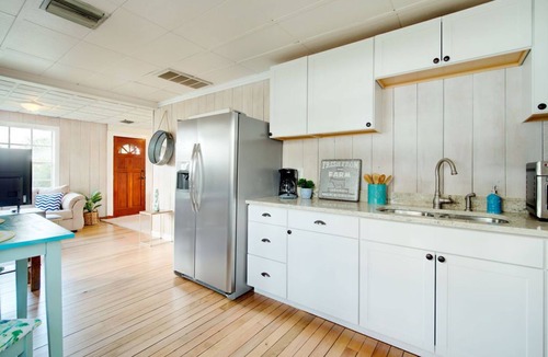 Clearwater Villa | Charming Clearwater Cottage w/cute courtyard