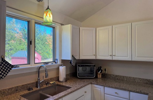 Andover House | Charming Cozy getaway. Use of discounted Ski passes to Ragged Mt. 20.00 per day.