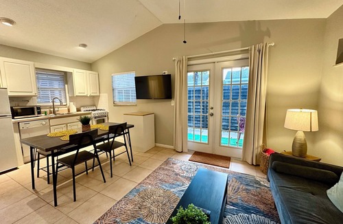 Old Northwood Villa | CHARMING INDEPENDENT GUEST HOUSE