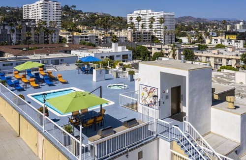Hollywood Villa | Charming Studio Steps from Hollywood Walk of Fame and Runyon Canyon