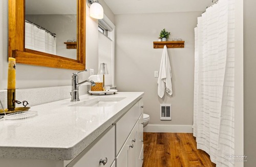 Middlebury Other | Charming, updated 3-bedroom farmhouse minutes from Middlebury with Wi-Fi & AC