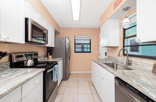 Englewood East Villa | Charming villa with 2 bedrooms, 4 miles from gulf beaches. Dogs welcome!