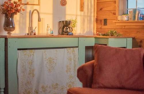 Corning House | Christmas Cottage In The Countryside of Corning