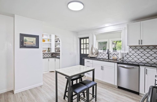 Canandaigua House | City of Canandaigua | 4 BR | 5 Mins to All Venues
