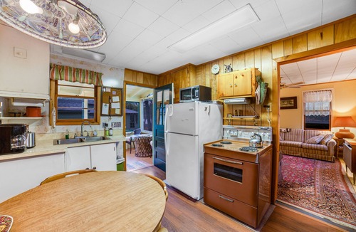 Chestertown Cottage | Classic riverfront cottage w/beautiful water views, WiFi, & screened porches