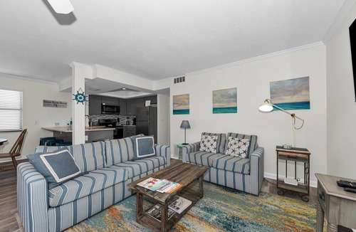 Indian Rocks Beach Villa | Clean, Bright New Beach Villa