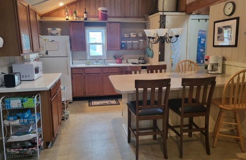 Malletts Bay House | Colchester Vermont. Quiet 3 BR Lake Champlain cottage. Near bike path. Sleeps 6