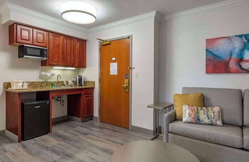 Hadley Hotel | Comfort Inn & Suites Hadley - Amherst