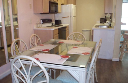Garden City Condo | Comfortable Condo near Beach, Golf, Myrtle Beach!