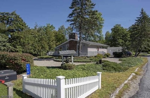 Frankford House | Completely remodeled Culver Lake home