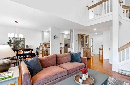 West Hartford Condo | Condo with Panoramic Views & Pool, Deere Run