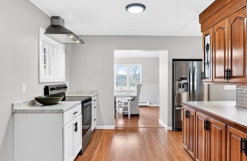 Town of Throop House | Country Fields, Wine Country, Pool and More
