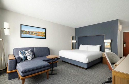 Concord Hotel | Courtyard by Marriott Concord