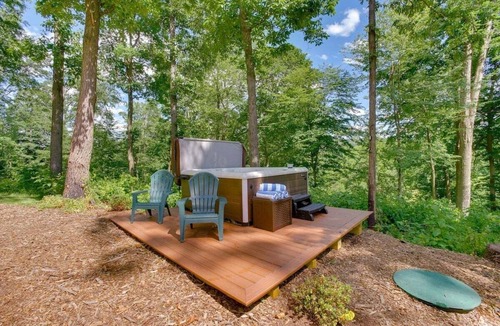 Strasburg RV Rental | Covered Wagon Camping w/Salt Water Hot Tub