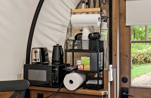 Strasburg Apartment | Covered Wagon with Salt Water Hot Tub