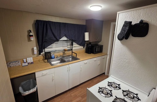Port Crane Apartment | Cozy 1-bedroom apartment in serene Binghamton with AC