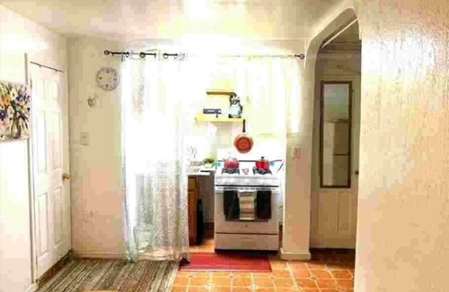 Park Versailles Apartment | Cozy 1-bedroom studio in beautiful Bronx with AC comfort