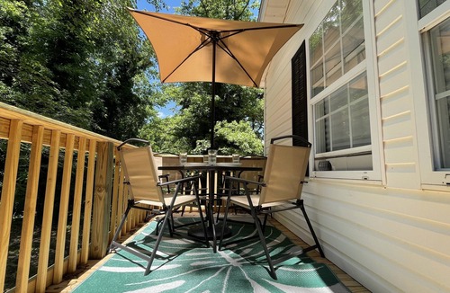 Waterloo House | Cozy 2 Bd Cottage in Lake Greenwood Community