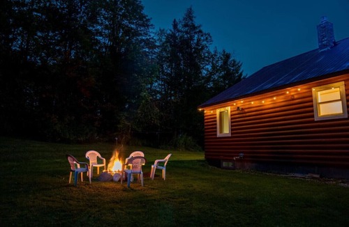 Stratton Cabin | Cozy Cabin in Stratton Mountain & Mount Snow 10min
