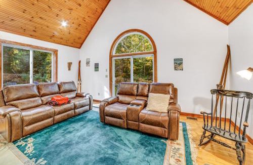 South Londonderry House | Cozy Cabin in the Woods