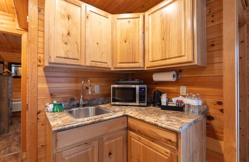 Bethlehem Cabin | Cozy Log Cabin Loft White Mountains Escape