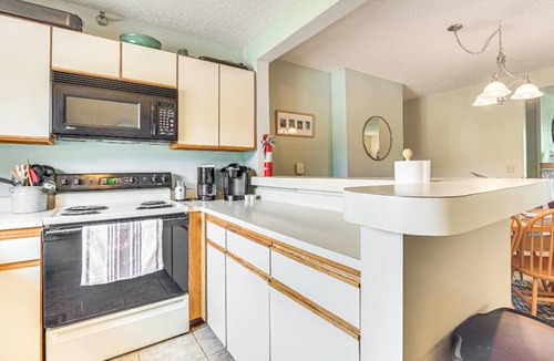 Bolton Valley Condo | Cozy mountain condo on family run ski resort, hiking, biking and more. Pets Ok