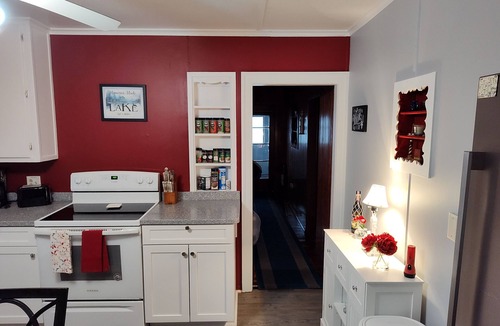 Town of Benton Cottage | Cozy new England style cottage Right on Wine and Beer Trail