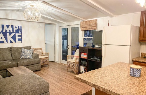 Fair Play House | Cozy Pet Friendly Cottage, 2 story Deep Water Dock - bring your boat!