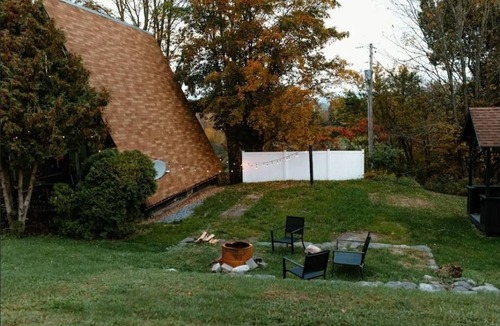 Cambridge House | Cozy Rustic Cabin In The Hamlet Of Shushan NY. with incredible views