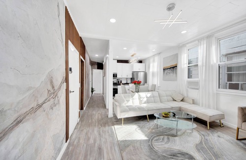 Southeast Yonkers Apartment | Cozy & Spacious 4BR Home/4 Queen Beds/Family Friendly