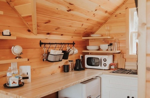 Hector Apartment | Cozy Tiny Cabin Getaway in the Finger Lakes!
