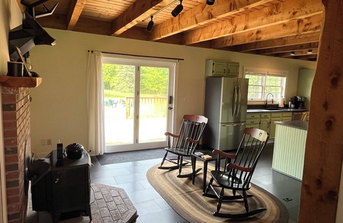 Troy Cabin | Cozy Vermont Lodge Near Jay Peak with Fire Pit
