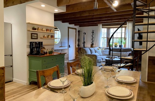 West Hartford House | Cozy VT Retreat Coffee Bar Fireplace Near Quechee Gorge Min to Woodstock