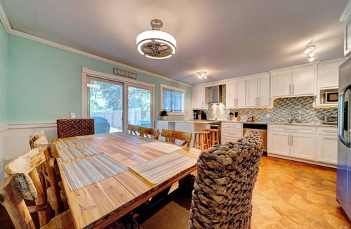 Holiday Beach Villa | Crystal Quarts-Townhome-Close2Beach-Book Now!