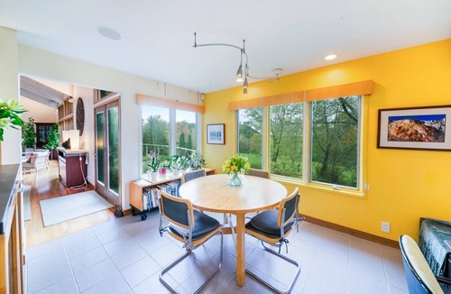 Shelburne House | Custom 3-bedroom contemporary home on 10 rural acres yet near all amenities