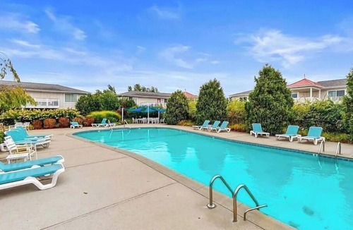 Allegan County House | Cute condo with pool ideal for spring and summer fun