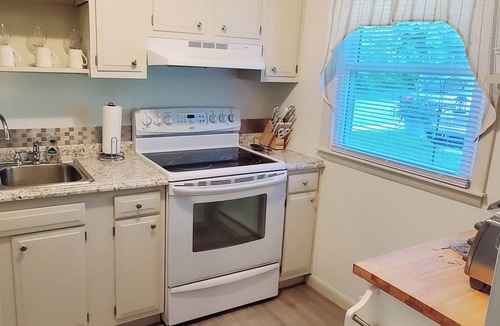 West Eaton House | CUTE & COZY TOO
