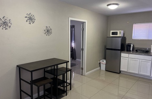 Green Valley North Apartment | Cute studio Located on the heart of green valley.