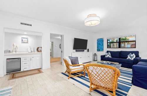 Key Colony Beach Villa | Deep Blue ~ Waterfront Gem ~ Pool ~ Kayaks ~ Dock