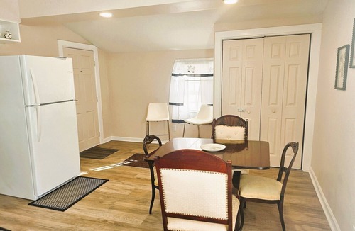 Marion House | Delightful 4-Bedroom & 3 Bathroom House in Historic Marion, Sleeps 8