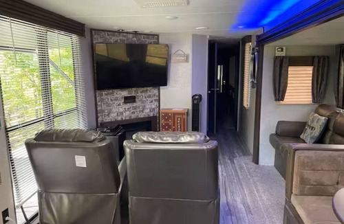 Westford House | Delightful one bedroom RV with indoor fireplace