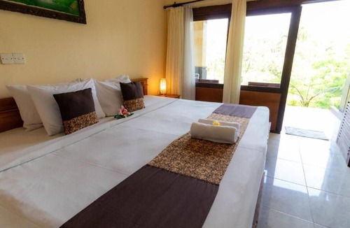 Melayang House | Deluxe double or twin with pool view